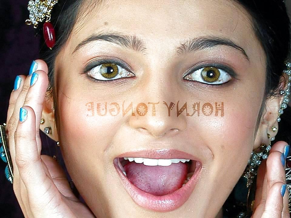 23P Actress Tongue