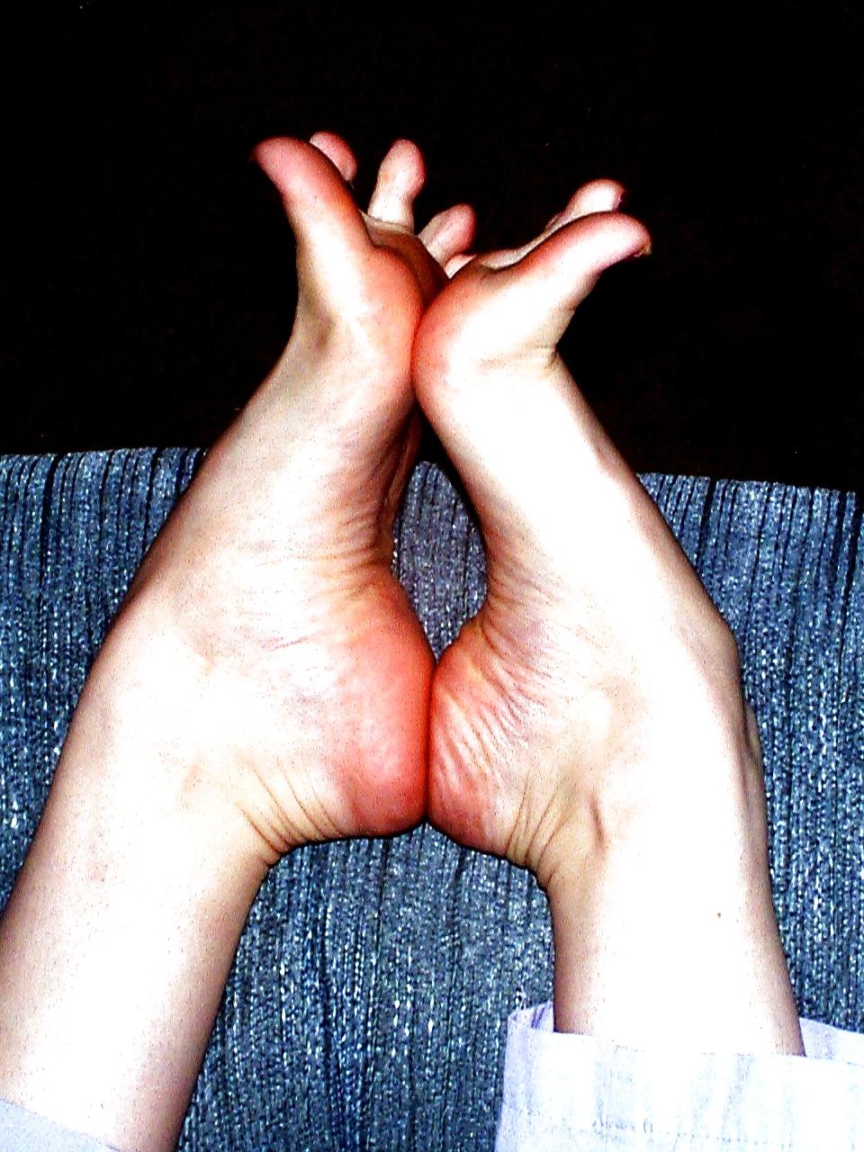 25P Ex's feet, posessed by demon. orgasm torturing succubus