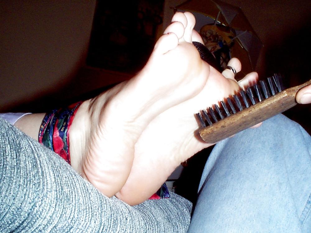 25P Ex's feet, posessed by demon. orgasm torturing succubus