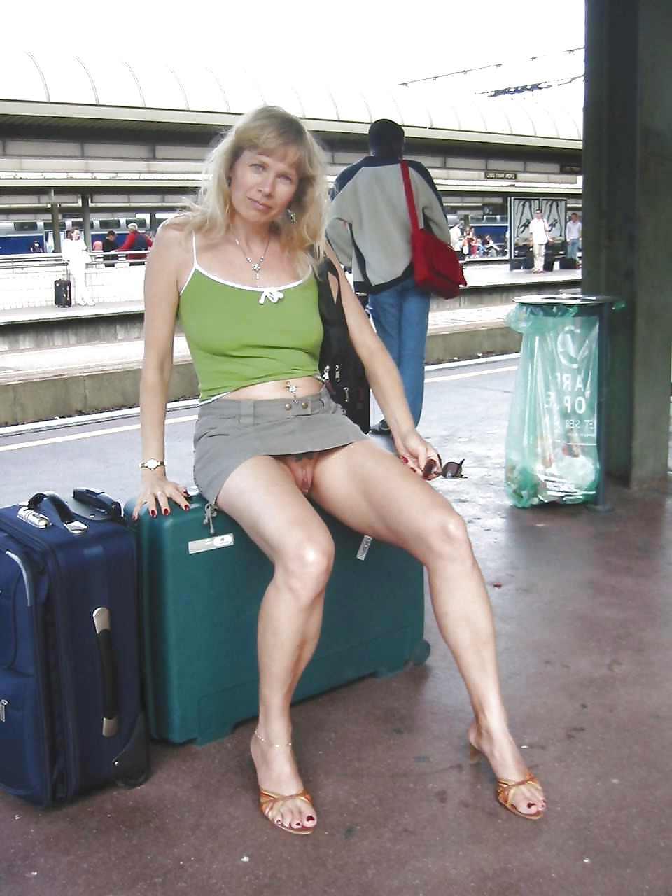 18P Amateurs flashing in public