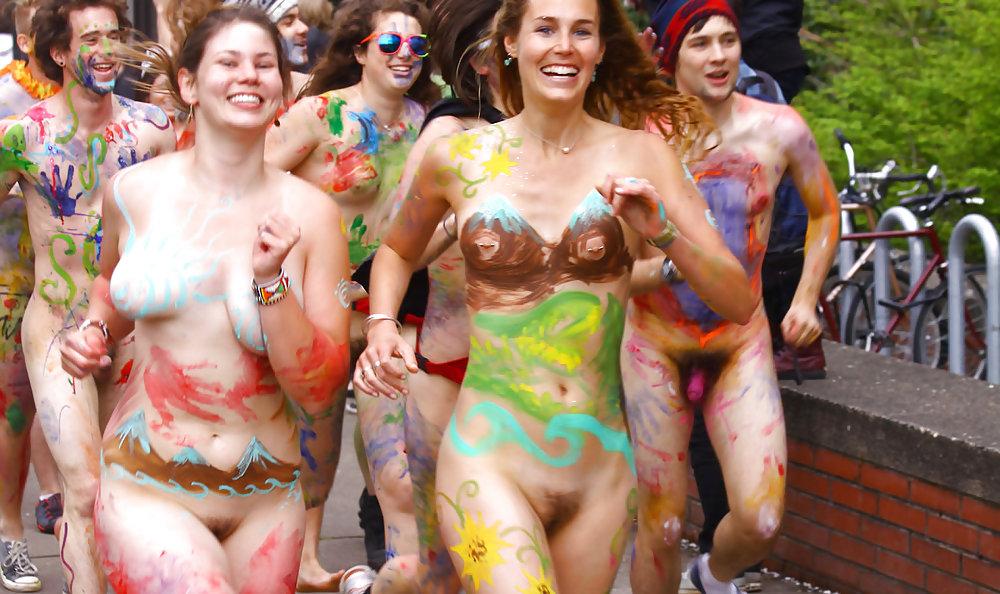 10P TheSandfly Girl Groups Get NAKED in Public!