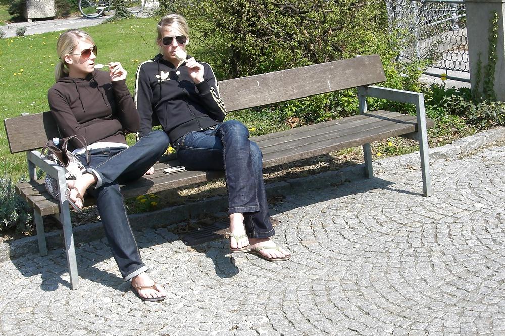 25P Candid Feet - Pix taken by me