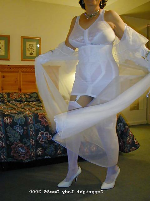 13P Busty Mature Lingerie Queen