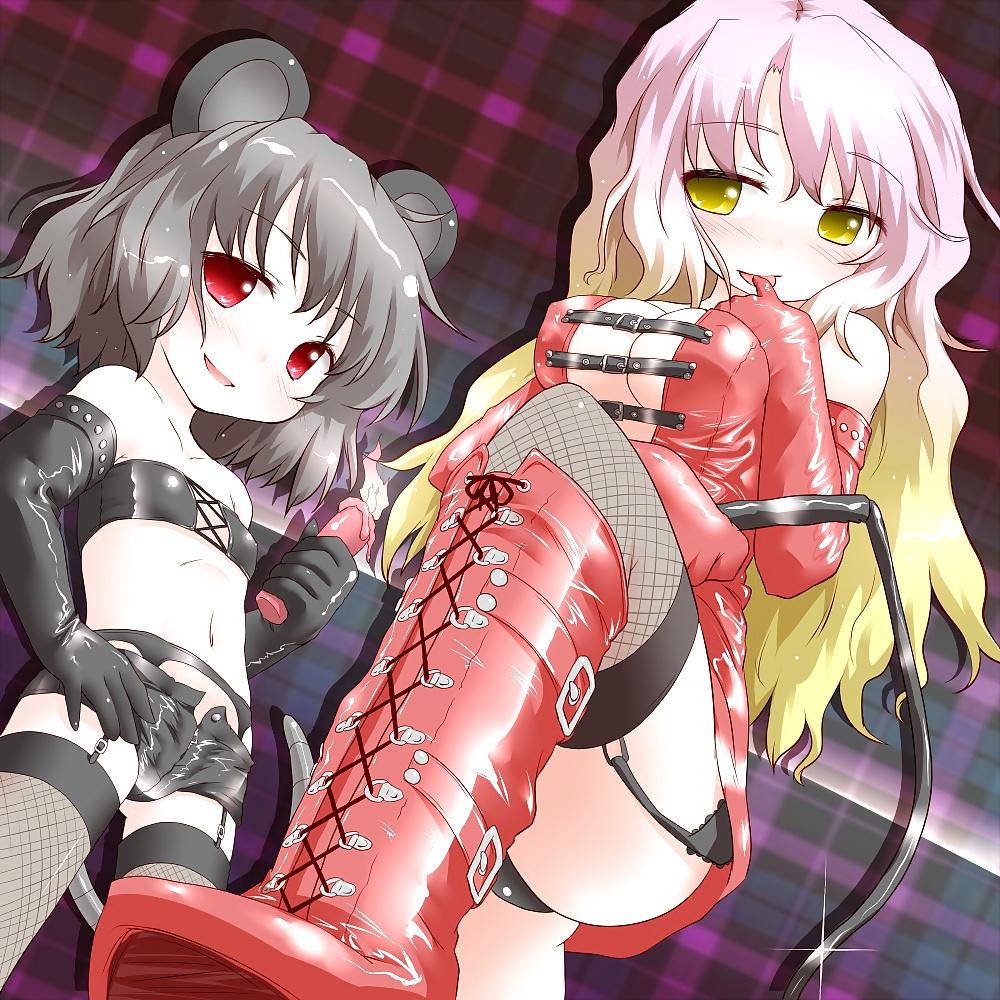 25P Cute and petite hentai girls