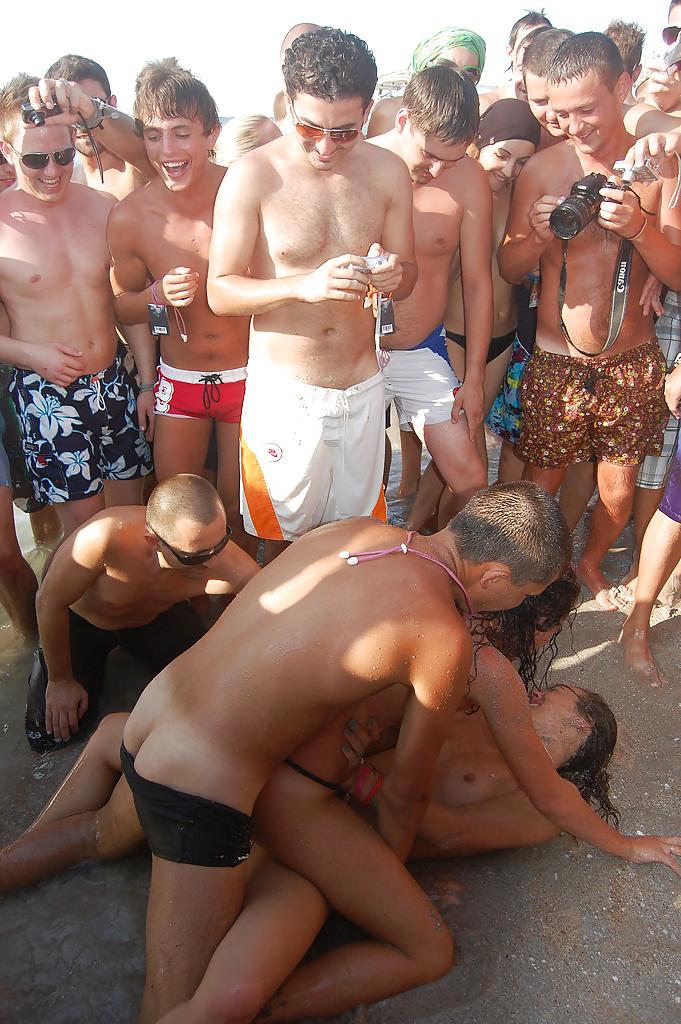 25P Naughty in Public 6