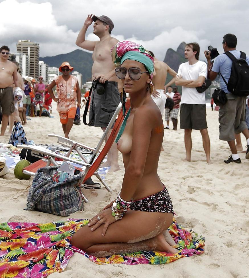 14P Topless event on Brazil