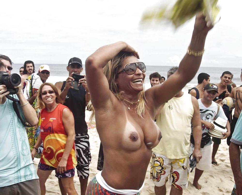 14P Topless event on Brazil