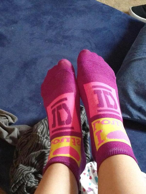 19P Socks and Feet :)