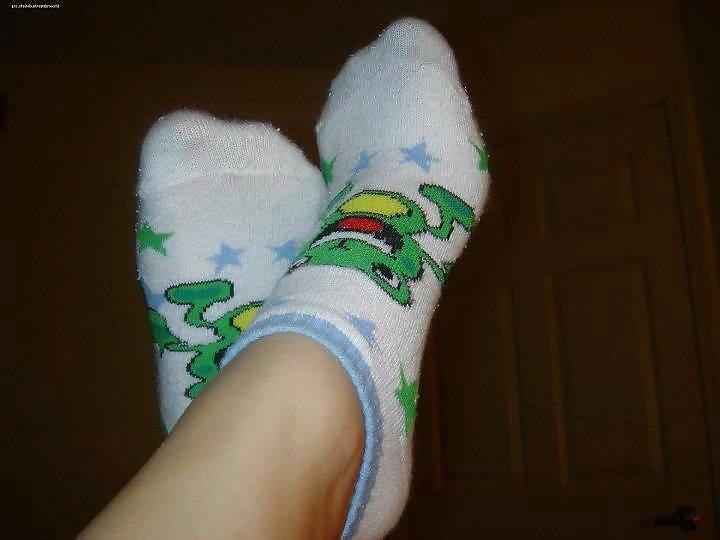 19P Socks and Feet :)
