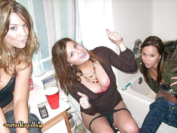 25P Teens In Toilet