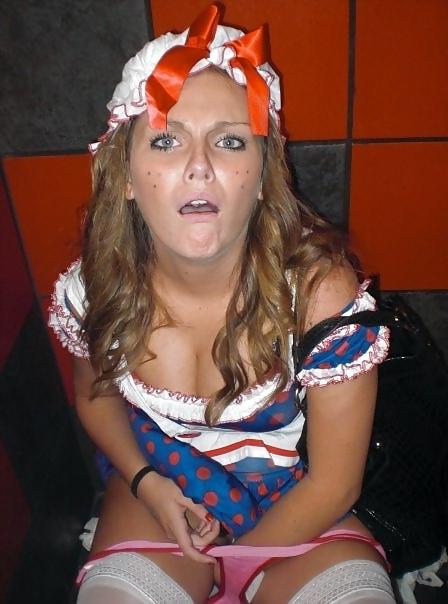 25P Teens In Toilet