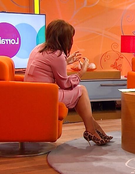 25P Sexy Legs, Heels & Nylons On British TV