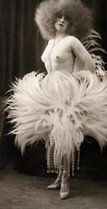 21P Vintage Erotic Photo Art 21 -  Cabaret Girls