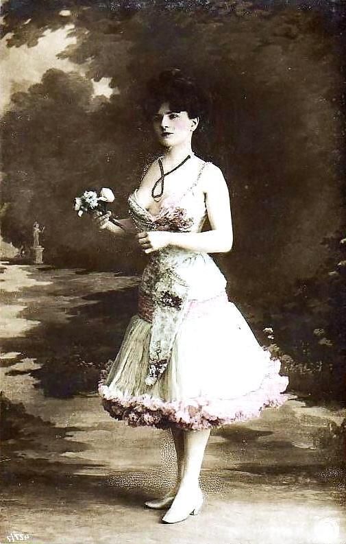 21P Vintage Erotic Photo Art 21 -  Cabaret Girls