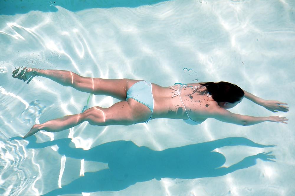 12P Neighbors: more of the curvy one in the cyan bikini