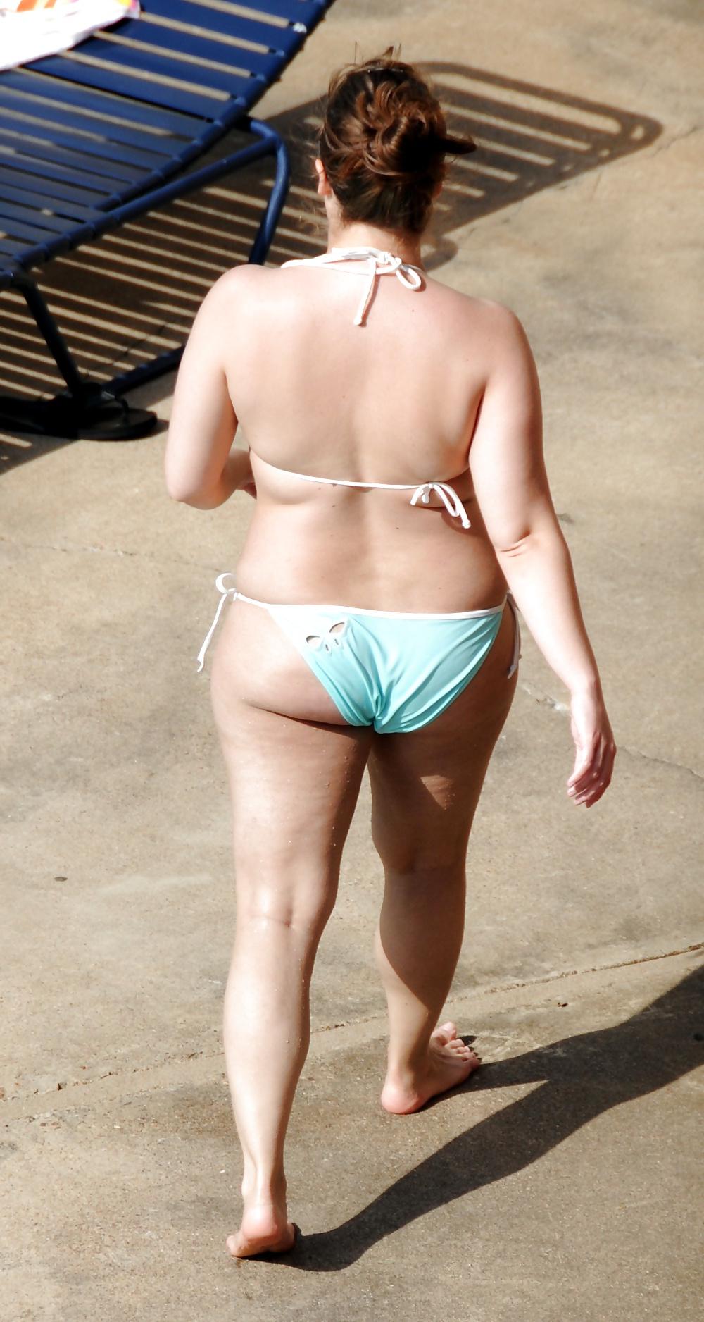 12P Neighbors: more of the curvy one in the cyan bikini