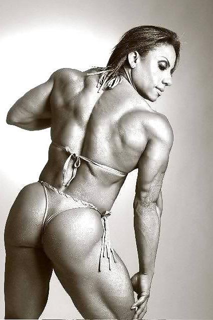25P Female BodyBuilding Glute Worship