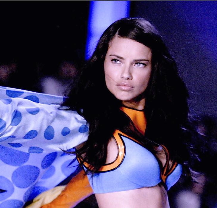 25P Adriana Lima The Goddess
