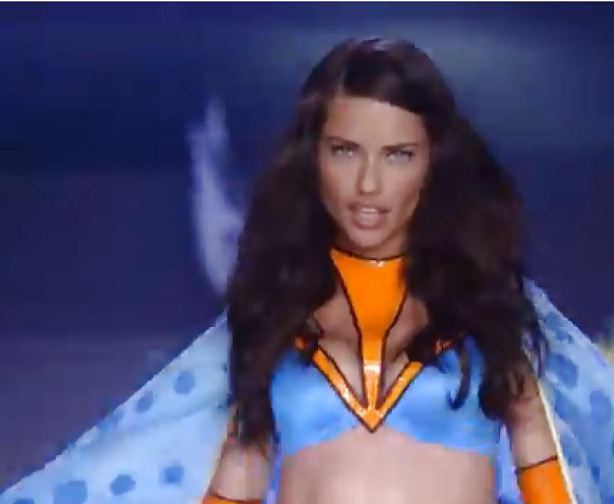 25P Adriana Lima The Goddess