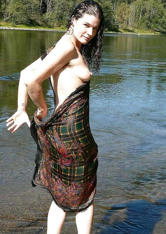 25P Sunshine, hippie goddess showing hairy armpits and pussy