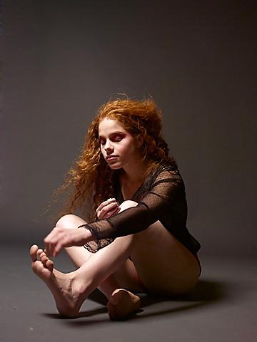 11P Amateur model-artistic nude
