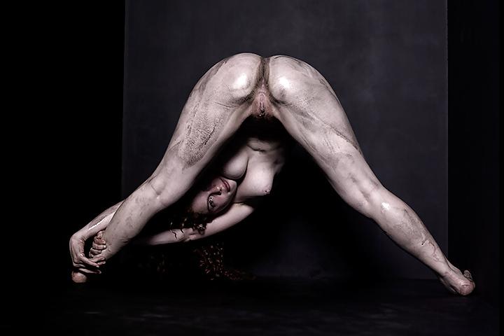 11P Amateur model-artistic nude