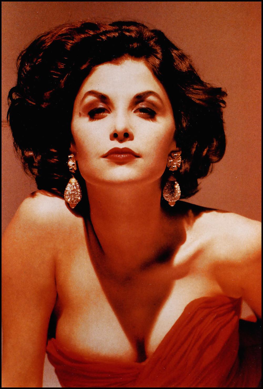 25P Sherilyn Fenn-Hollywood Goddess