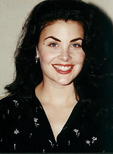 25P Sherilyn Fenn-Hollywood Goddess