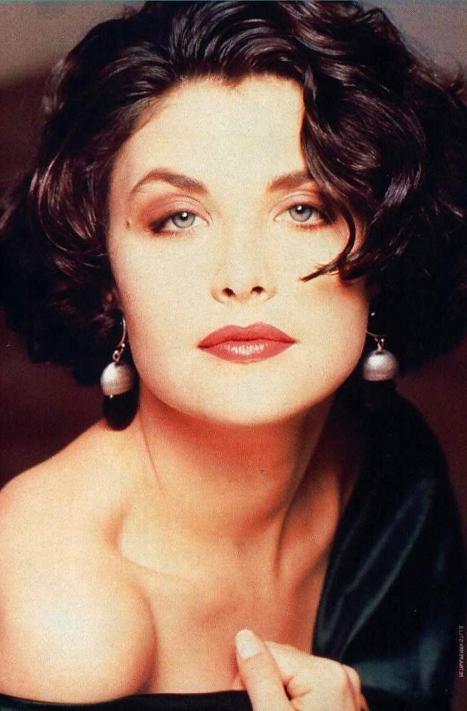 25P Sherilyn Fenn-Hollywood Goddess
