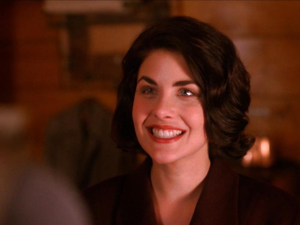 25P Sherilyn Fenn-Hollywood Goddess