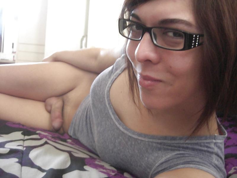 5P Cute shemale laying down flashing dick