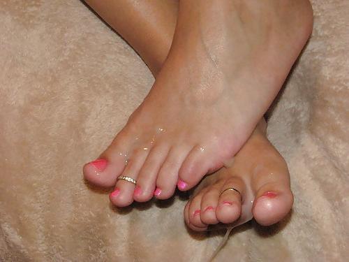 25P Female Feet Cum