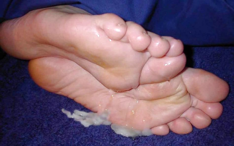 25P Female Feet Cum