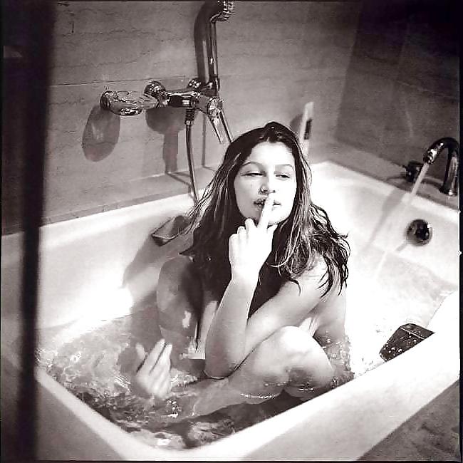 25P Laetitia Casta...Goddess