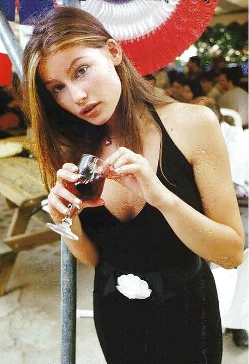25P Laetitia Casta...Goddess