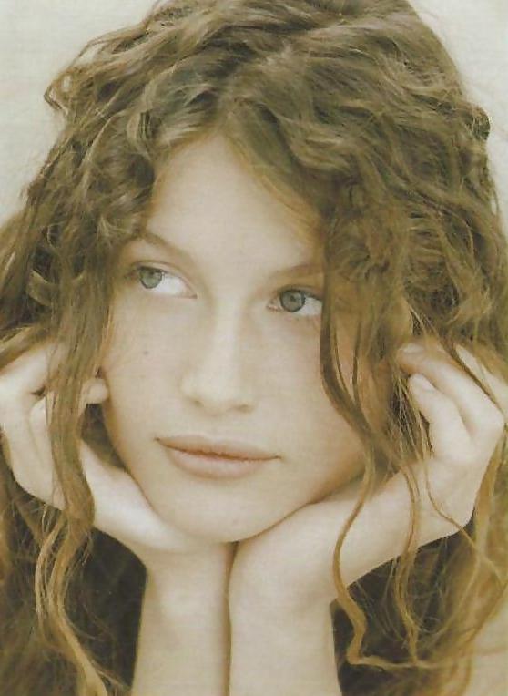 25P Laetitia Casta...Goddess