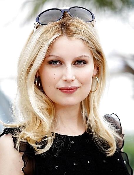 25P Laetitia Casta...Goddess