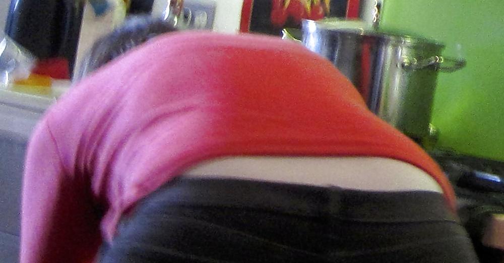11P Mom's ass