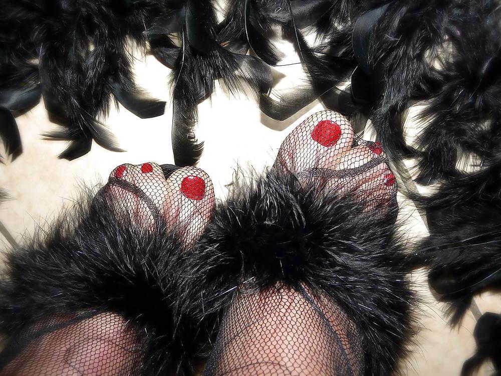 7P Pantyhose, stockings, heels, feet and cock