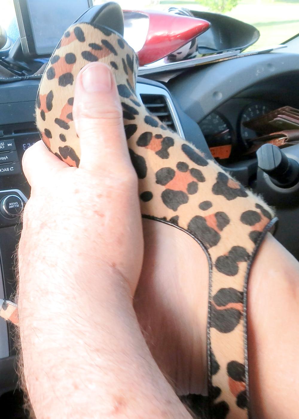 25P Shoes licking, feet, toes misc
