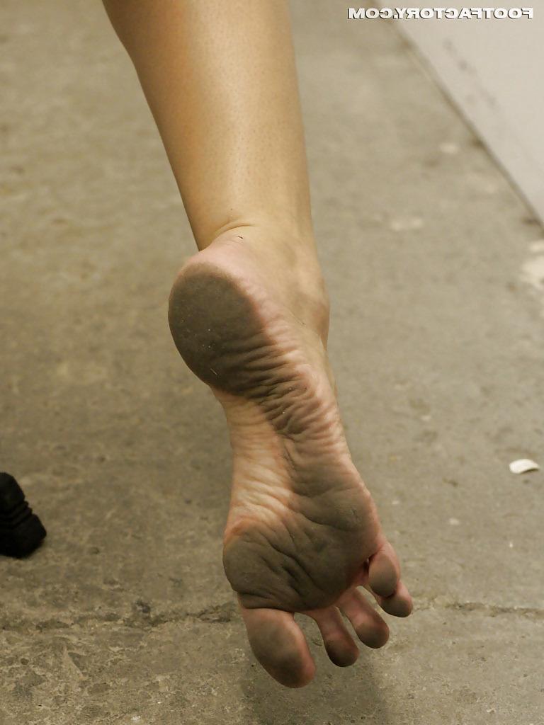25P Jelena Jensen smelly feet