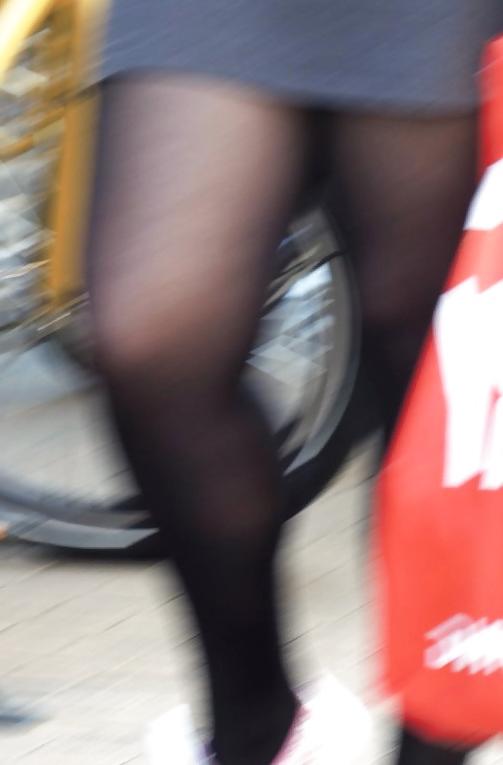 25P Asses, legs, breasts, feet, secretly photographed 