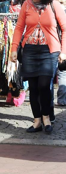 25P Asses, legs, breasts, feet, secretly photographed 