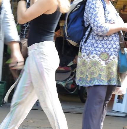25P Asses, legs, breasts, feet, secretly photographed 