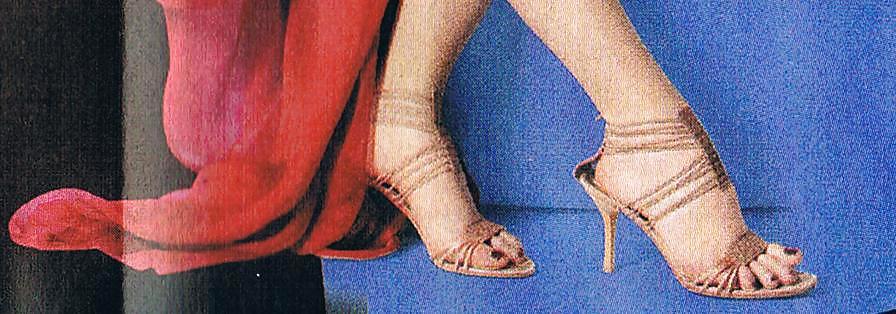 12P Scans of female feet 