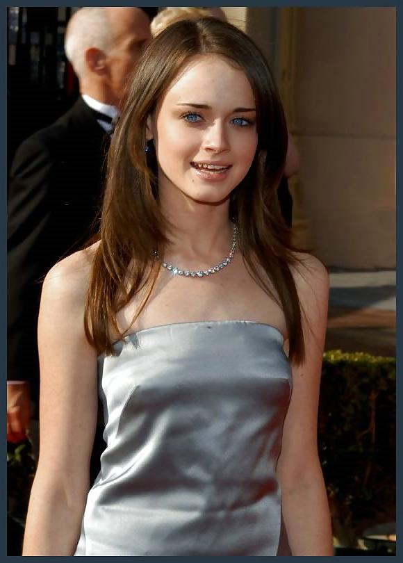 23P Female celebs that give me the wrmhmmhmm