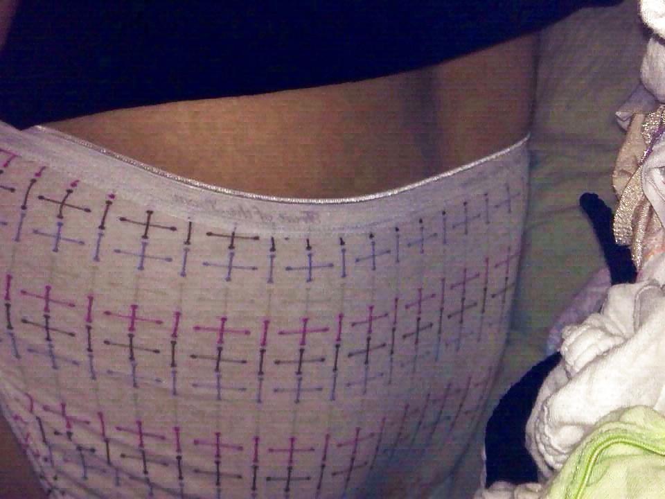 13P Fat bitch in fruit of the loom panties
