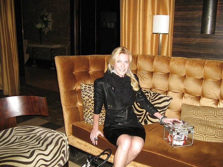 25P Beauty queen milf