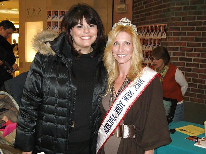 25P Beauty queen milf