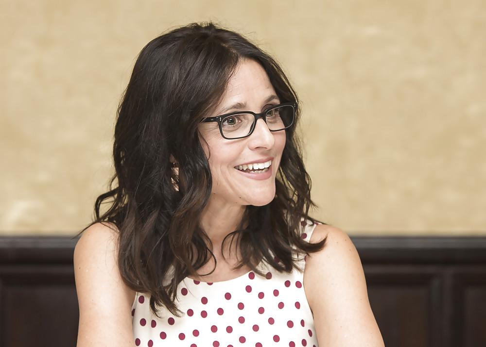 20P Julia Louis Dreyfus - Milf with glasses